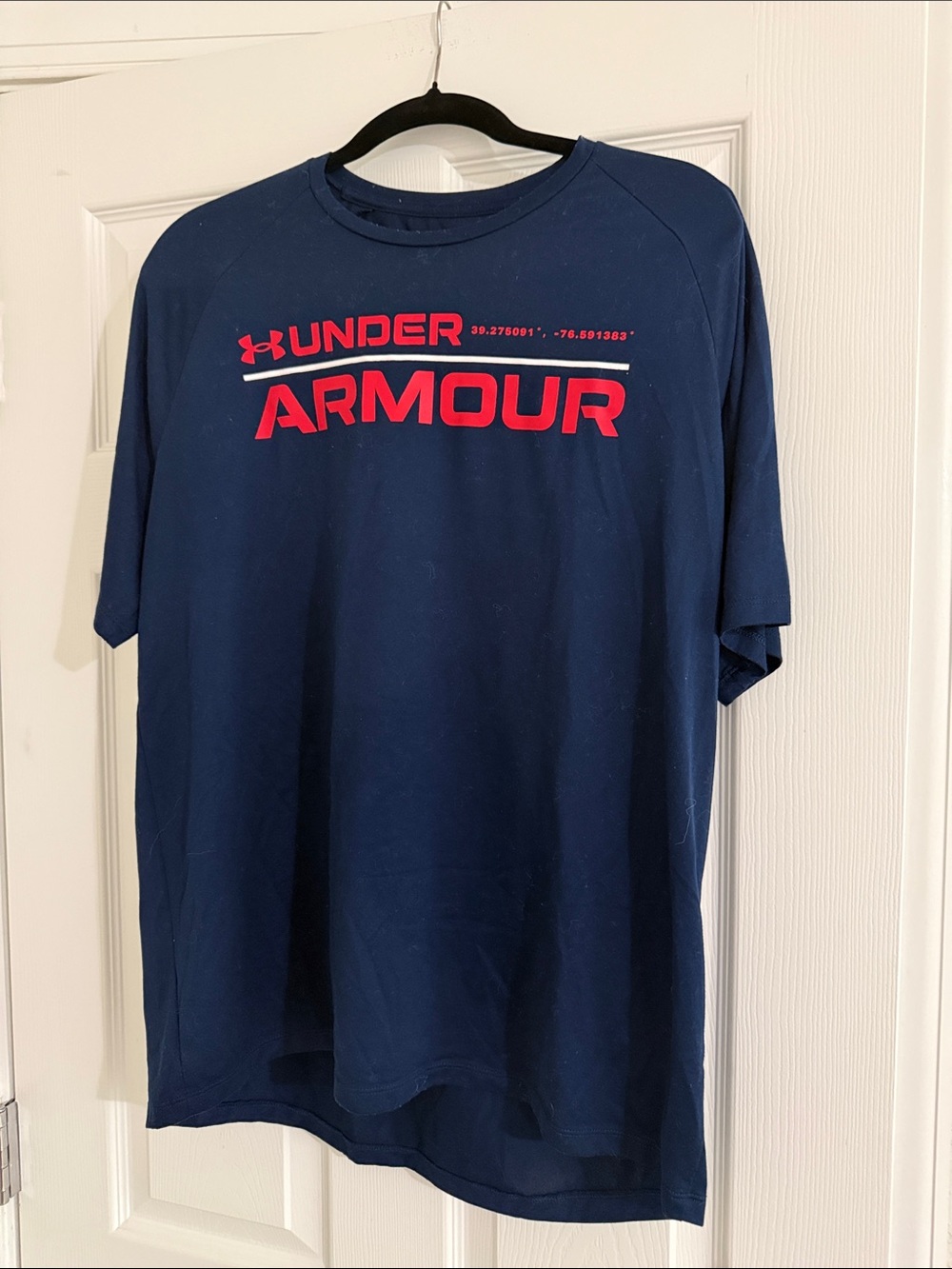 Under Armour Men’s Navy Blue Tee with Red Logo